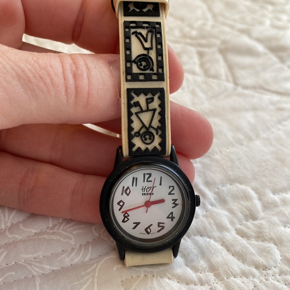Hot Look watch with Japan Movt. Vintage 1994 fun watch with stick people band. - Picture 4 of 10